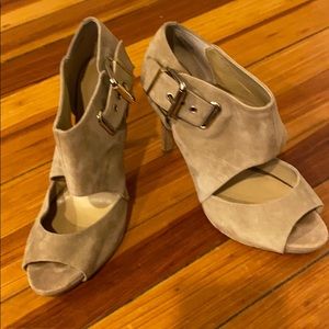 Nine West Tan Suede peep toe pumps